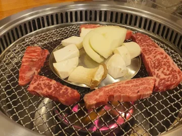 미경산 한우의 과학, 신촌 뒷골목 숨은 고기 맛집 탐험기