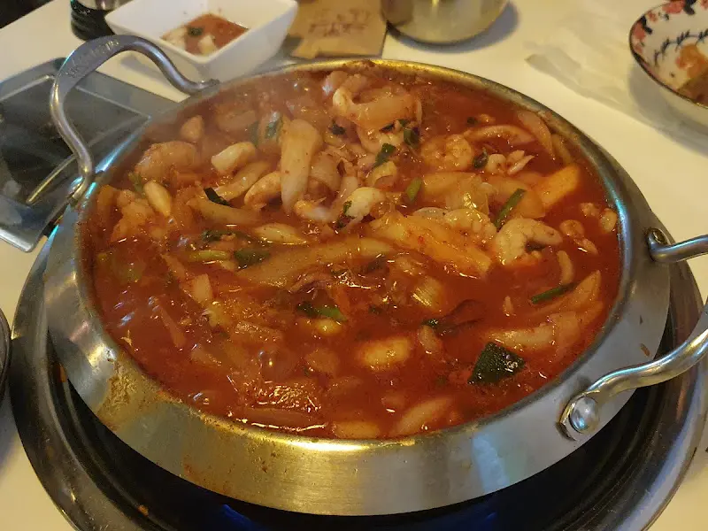 맛있게 끓고 있는 낙곱새