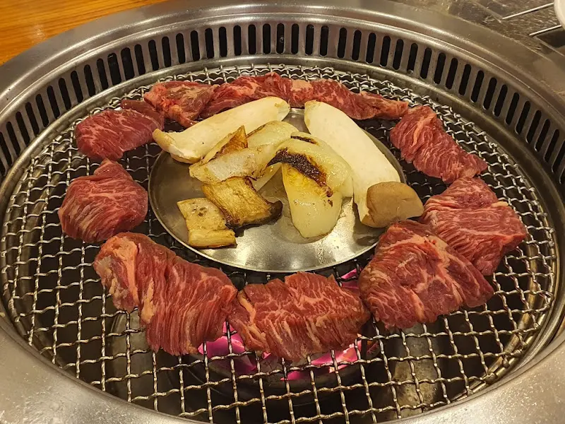 숯불에 구워지는 한우