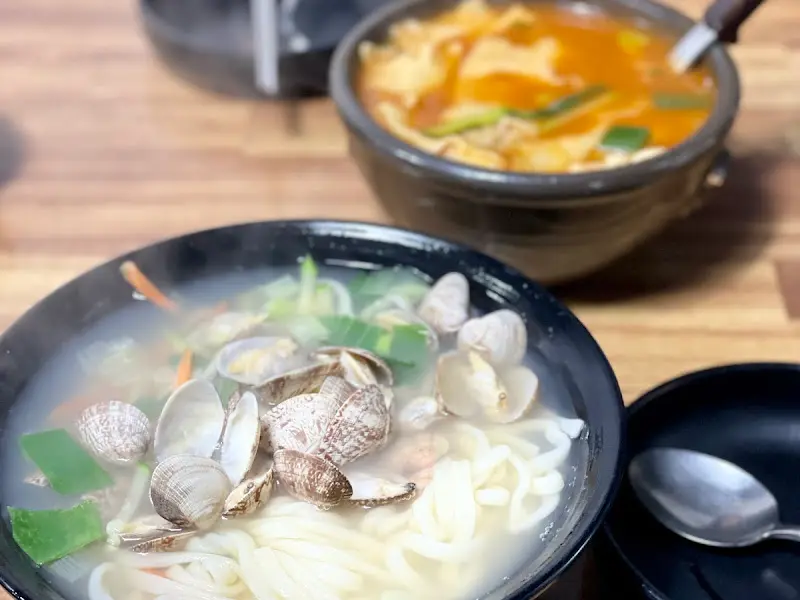 칼국수와 얼큰 수제비