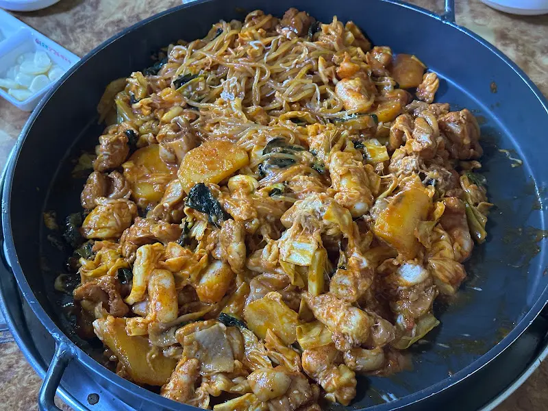 푸짐한 닭갈비 한 상 차림