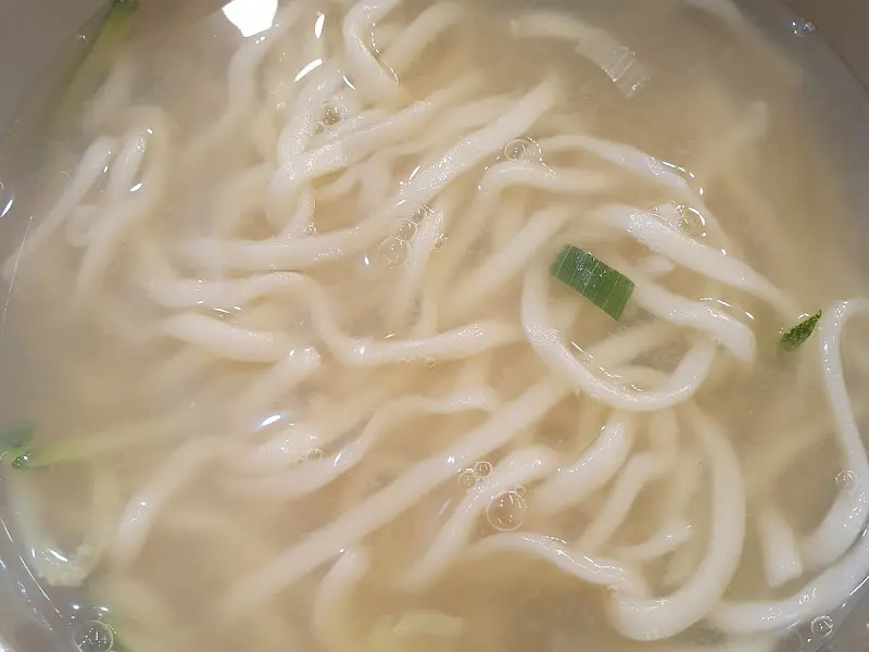 탱글탱글한 칼국수 면발