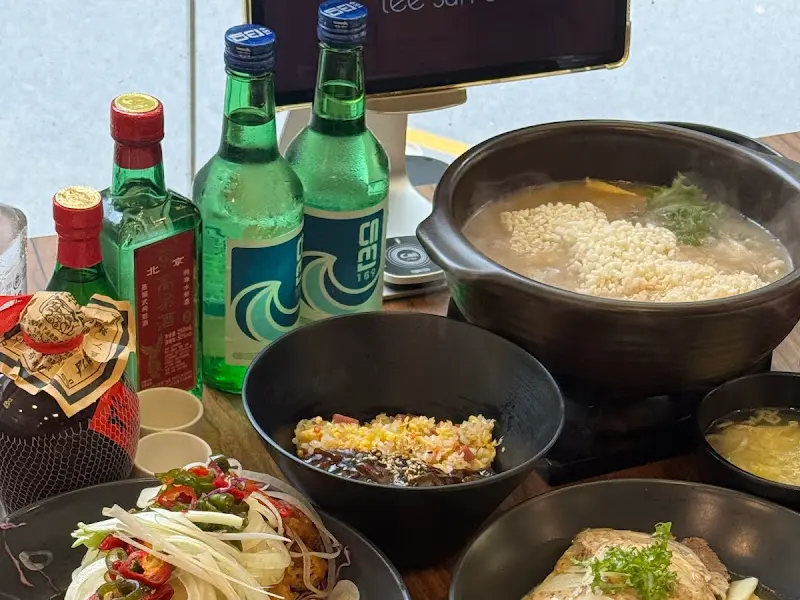 깔끔한 테이블 세팅