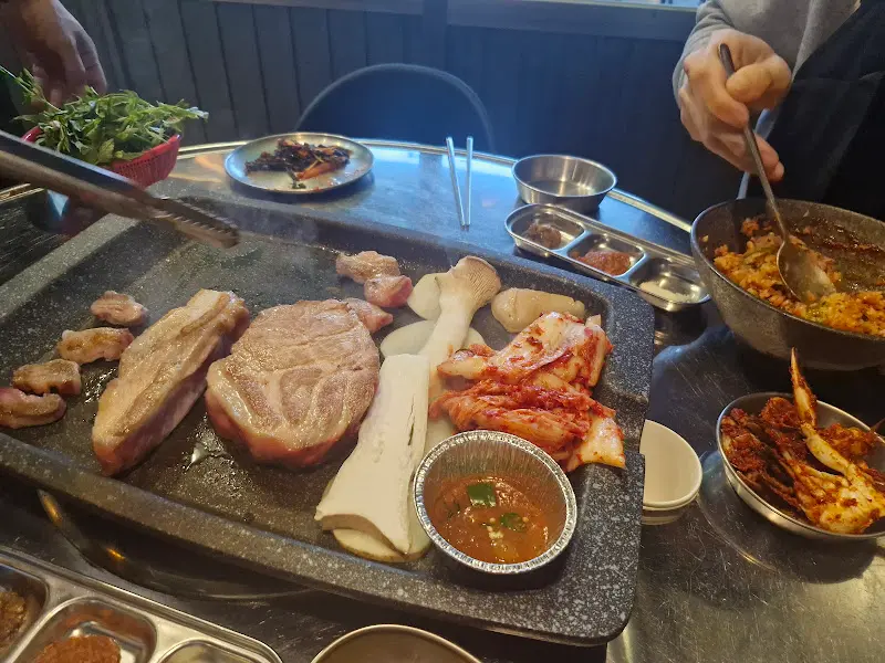 김숙성 하남미사점 숙성 고기와 김치, 버섯