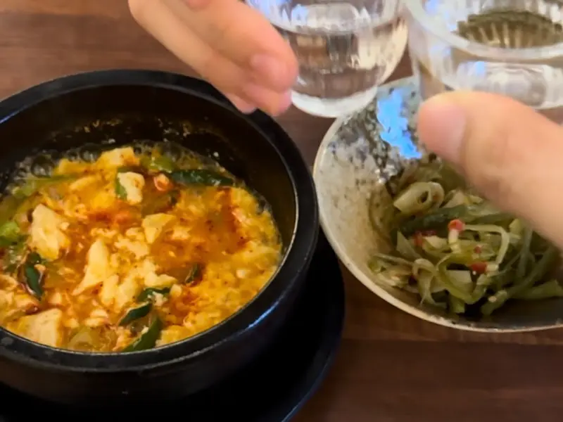 순두부찌개와 미역줄기