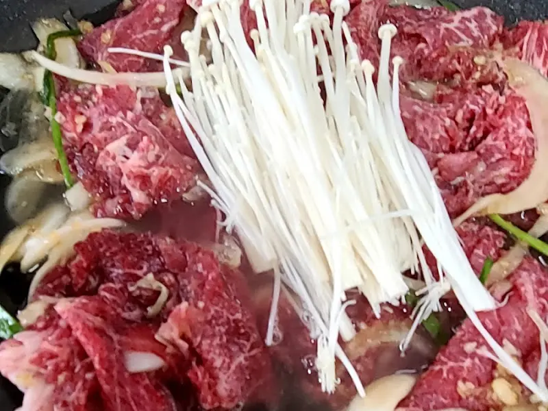 불고기가 끓고 있는 모습