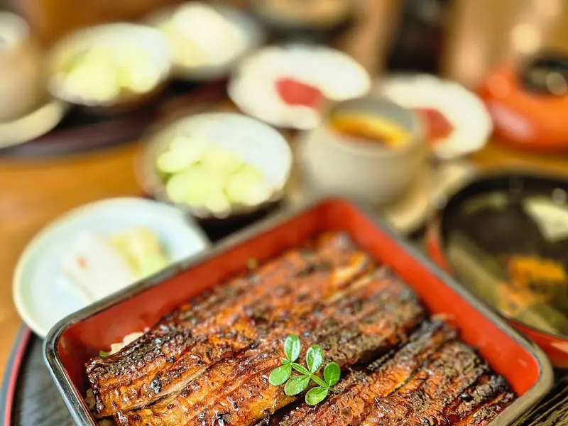 장어덮밥 전체 샷