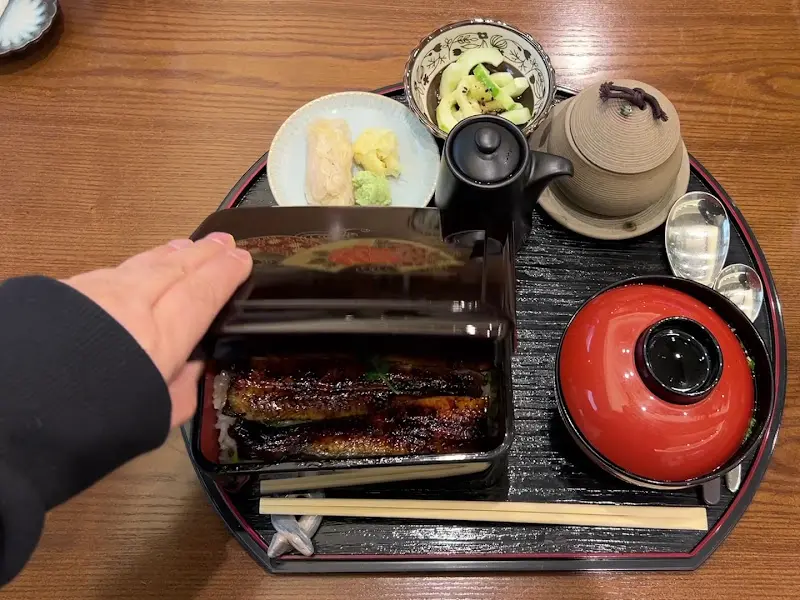 정갈한 장어덮밥