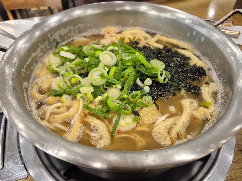 푸짐한 해물 칼제비