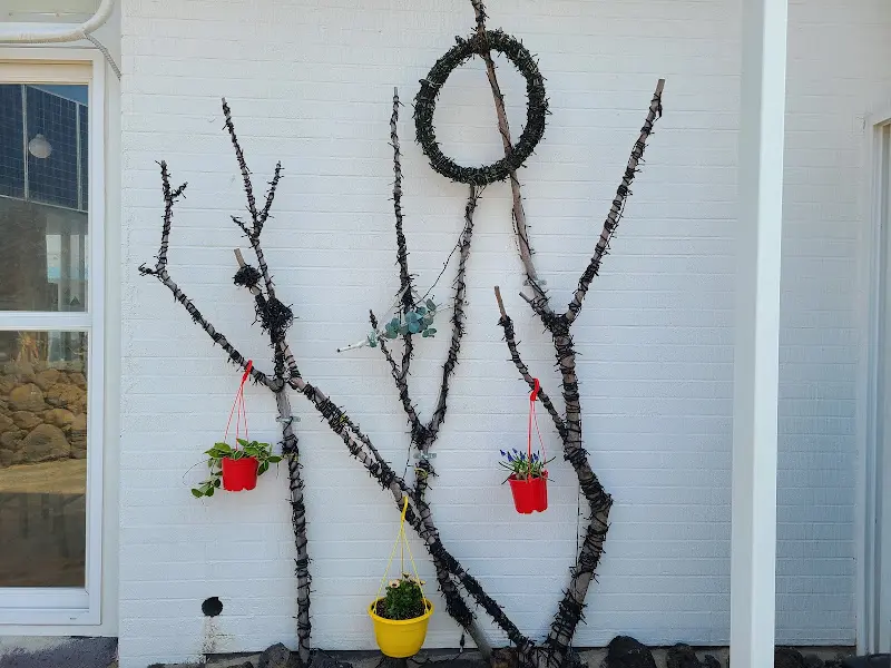 신촌밥상 외부 장식