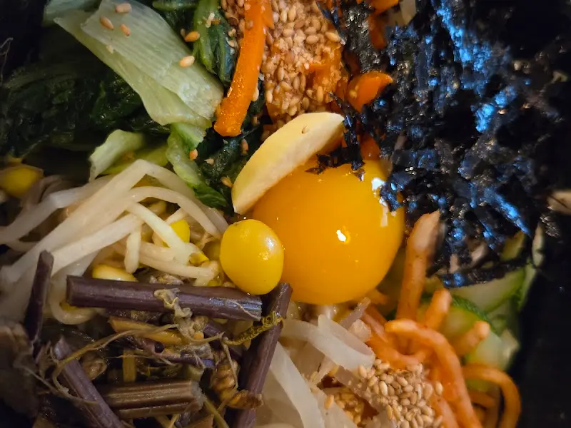 돌솥비빔밥 근접샷