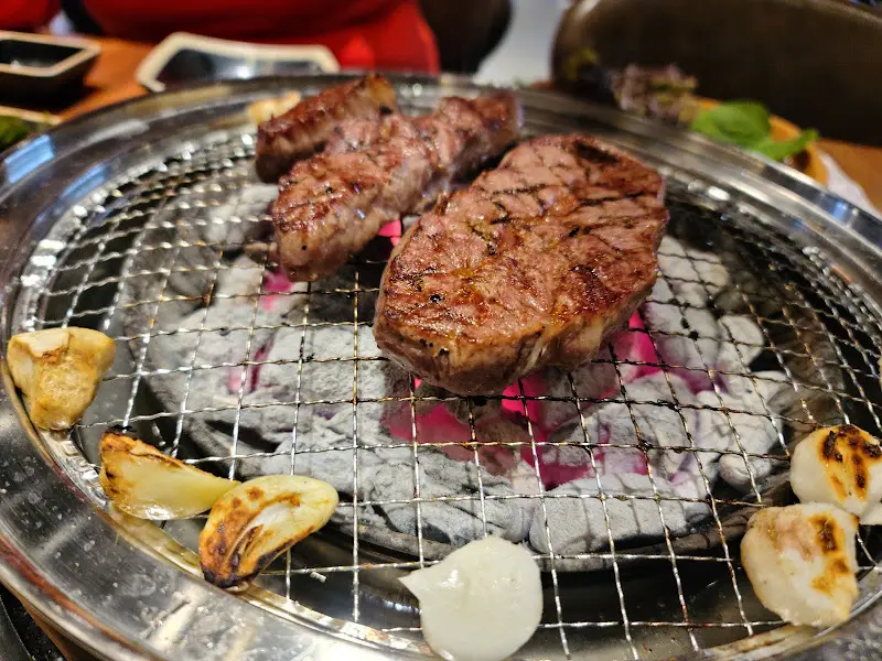 잘 익은 소고기 한 점