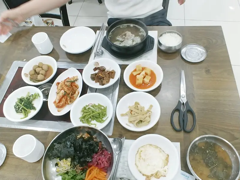 정갈하게 차려진 한 상 차림