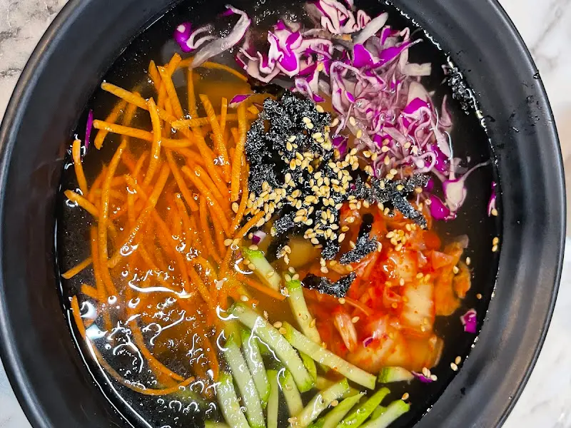 알록달록한 색감의 시원한 묵사발