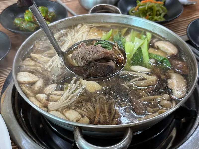 버섯전골 푸짐한 내용물