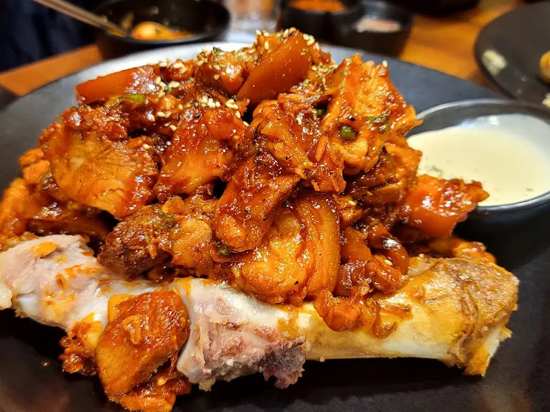 매콤한 양념 족발