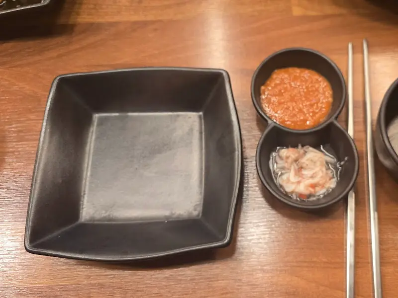 족발과 함께 제공되는 다양한 소스