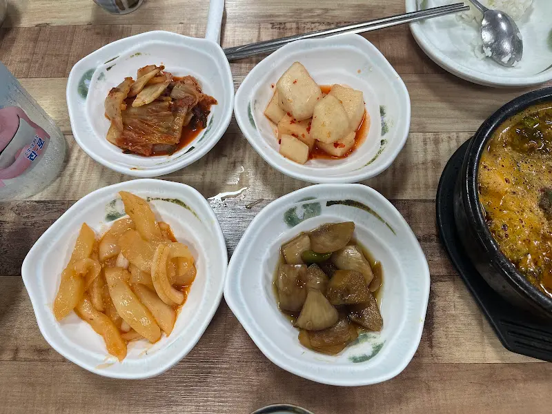 다양한 밑반찬 클로즈업