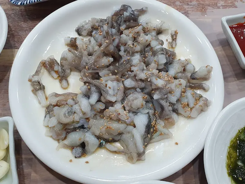 싱싱한 낙지 탕탕이