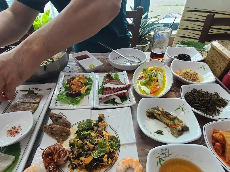 해산물 비빔 요리