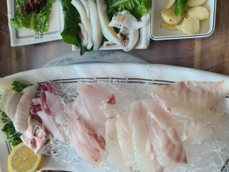 싱싱한 회 모듬