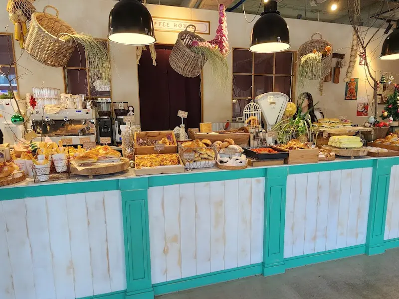 Kiri Kiri Bakery House 내부