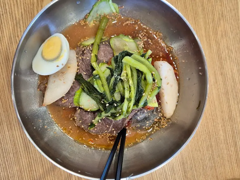 시원한 물냉면의 모습