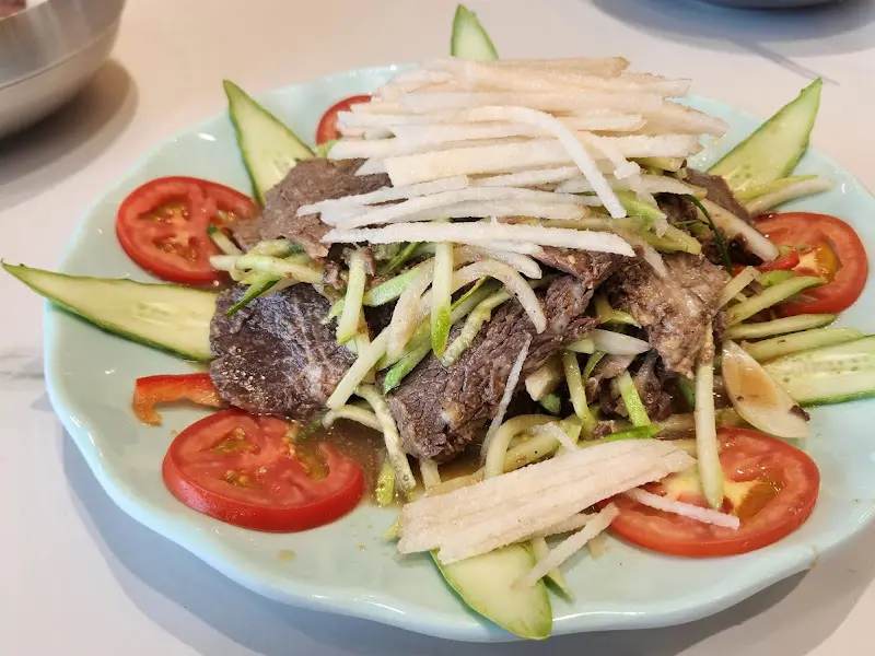 곁들임 메뉴인 수육