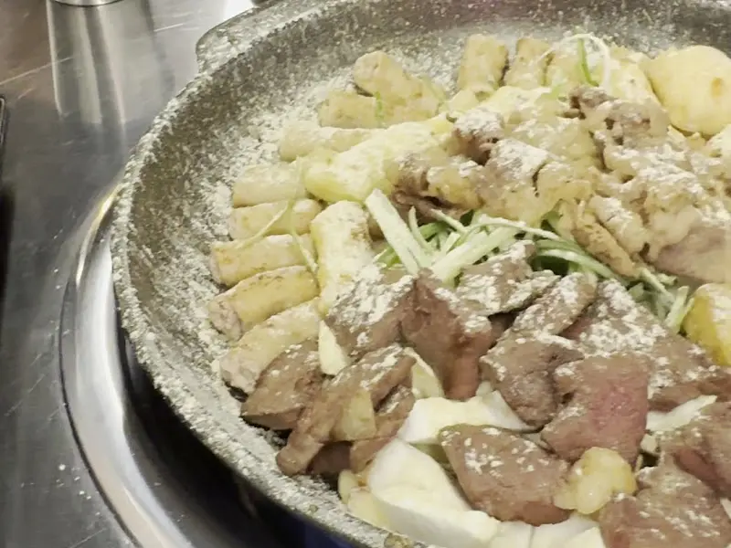 초벌구이된 곱창, 대창, 막창, 염통