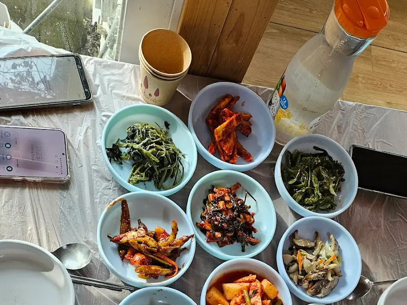 정갈한 밑반찬 클로즈업