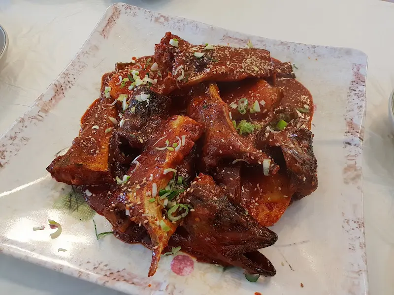 윤기가 흐르는 코다리찜