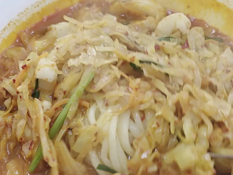 양배추가 듬뿍 올려진 짬뽕