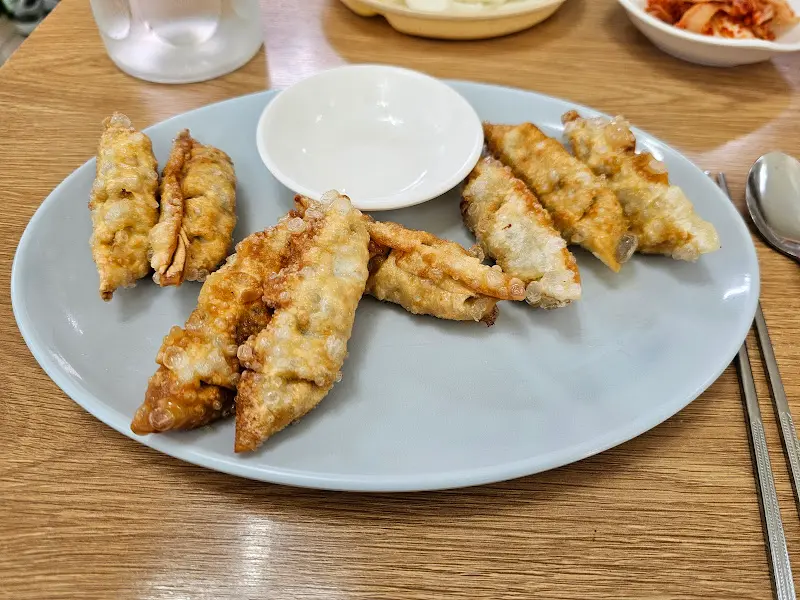 겉바속촉 군만두