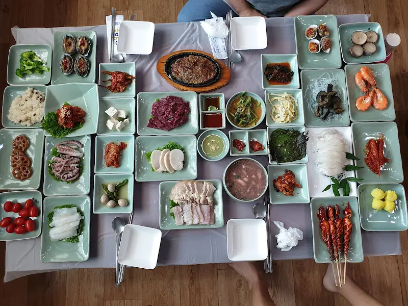 남도 한정식의 풍성한 상차림