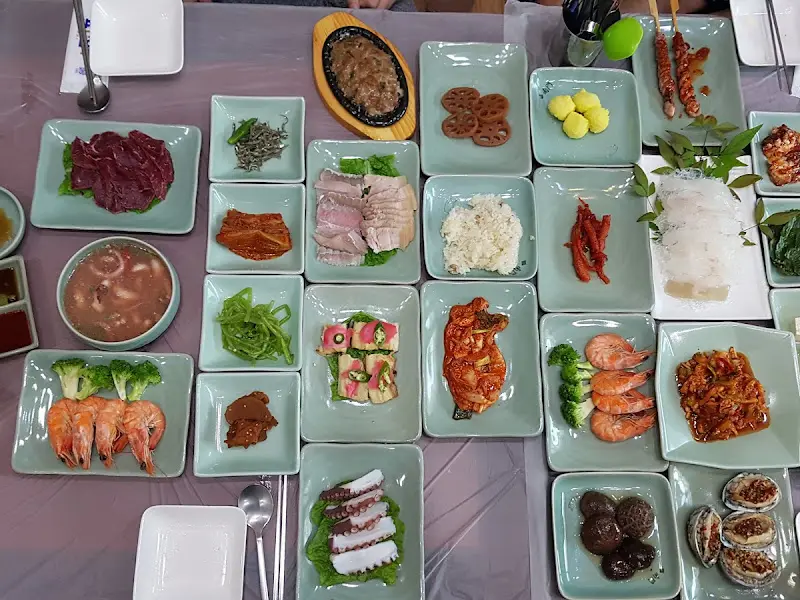 한 상 가득 차려진 남도 음식