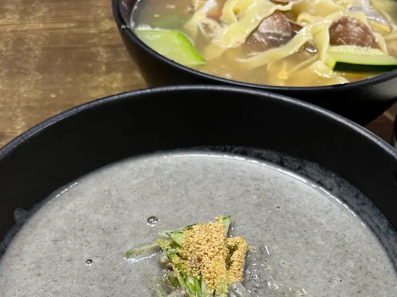 콩국수와 바지락 칼국수