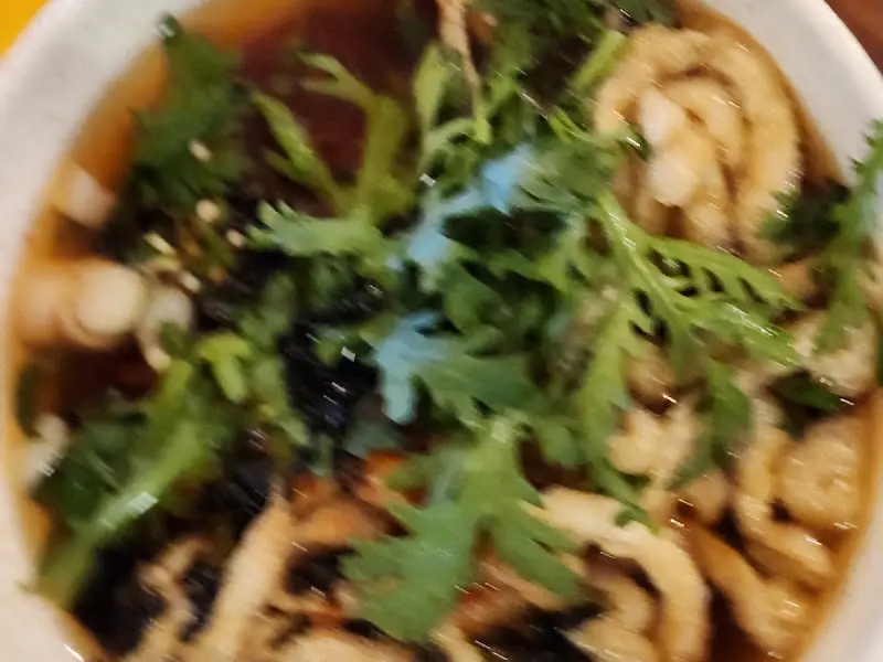 따뜻하고 깊은 맛이 일품인 우동