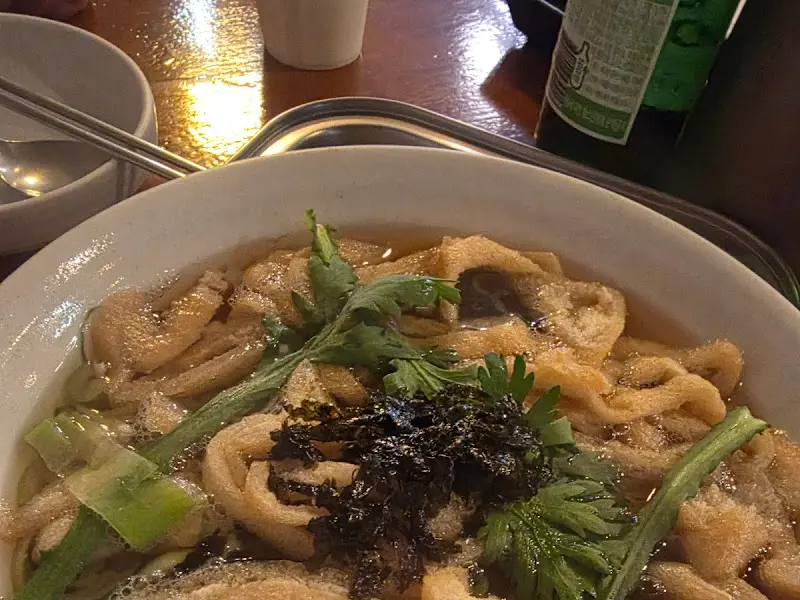 따뜻한 국물이 속을 풀어주는 각기우동