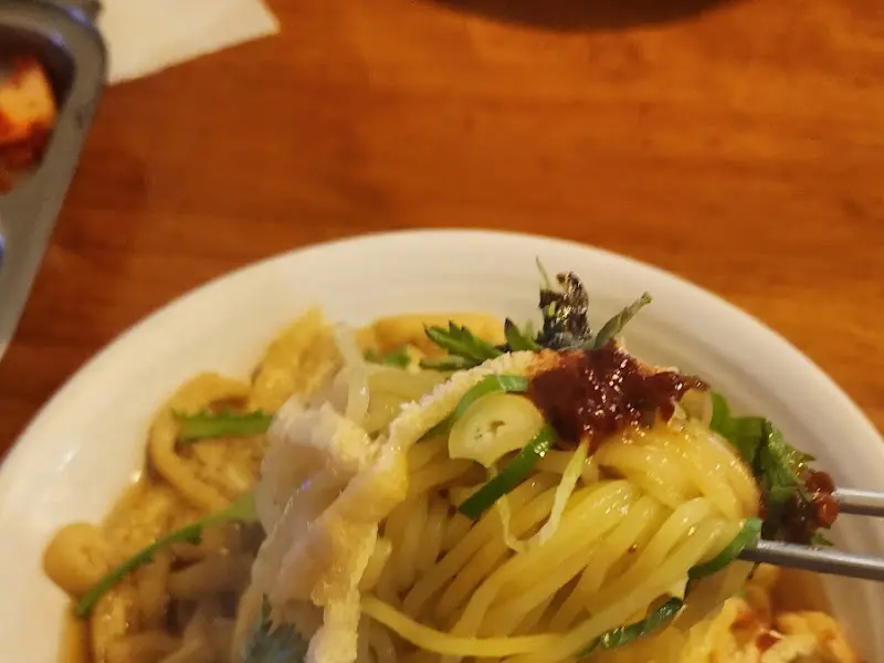 탱글탱글한 면발이 살아있는 각기우동