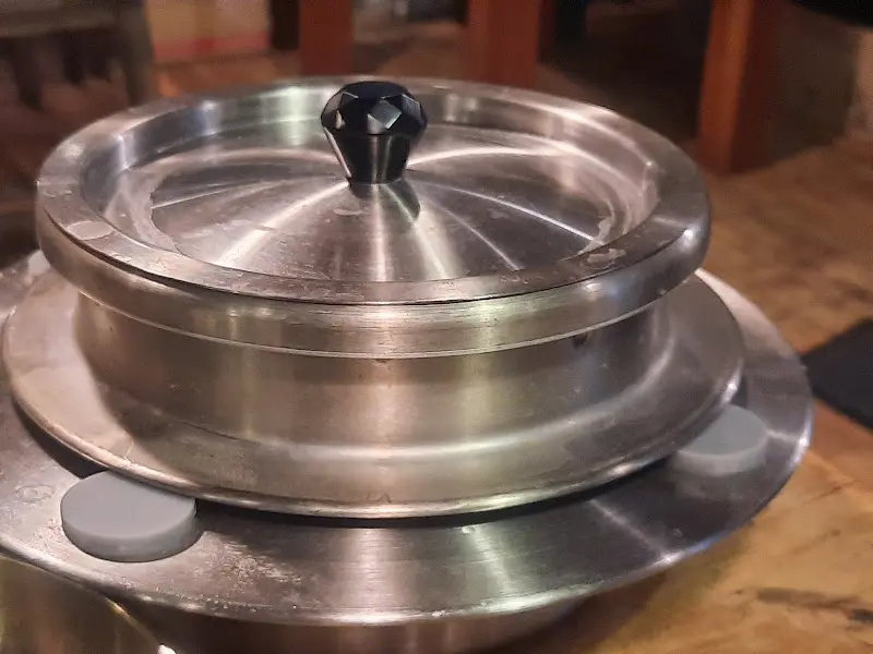 윤기가 자르르 흐르는 솥밥