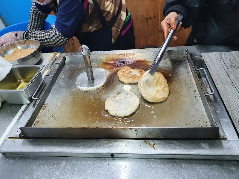 호떡 굽는 모습