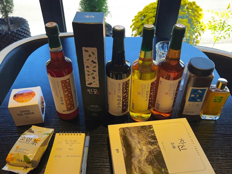 다양한 찻잎 관련 제품들