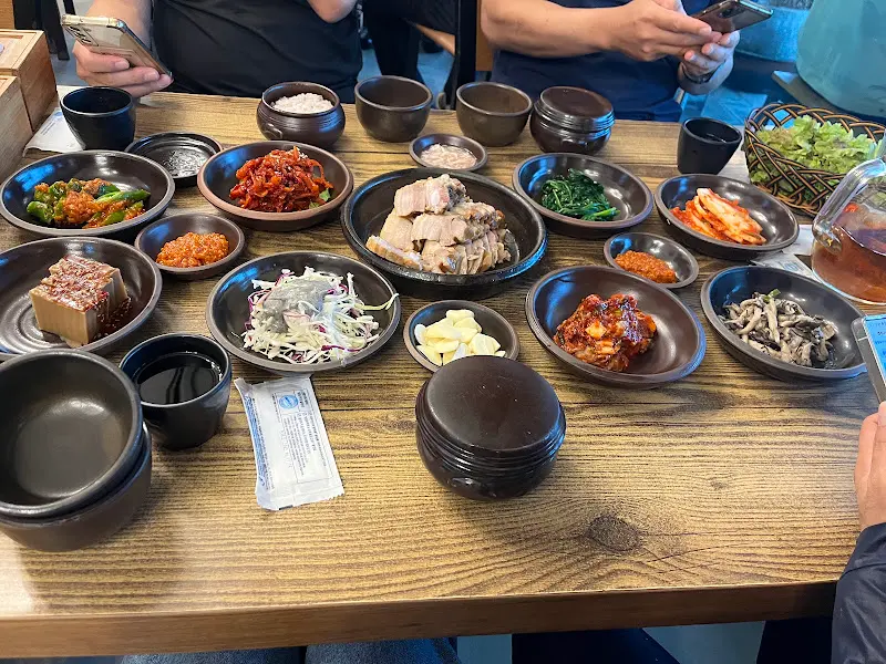 황산항아리보쌈 보쌈정식 한상차림
