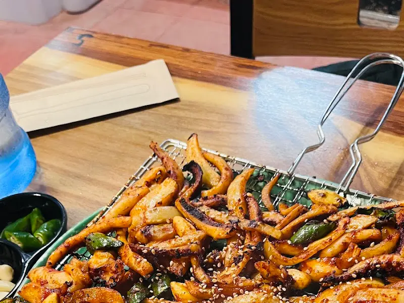 불향 가득한 고바우식당의 석쇠 오징어구이