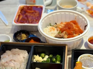 강릉 중앙시장 속 숨은 보석, 형제횟집에서 맛보는 신선한 물회와 행복한 회 포장 강릉 여행