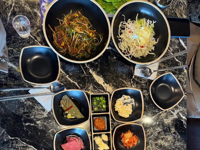 푸짐한 밑반찬 한 상