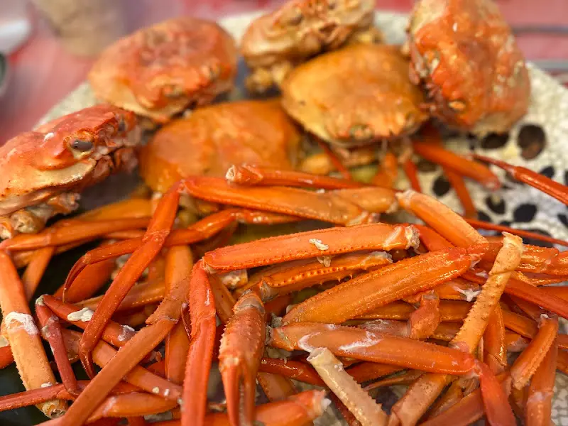 산처럼 쌓인 홍게 다리