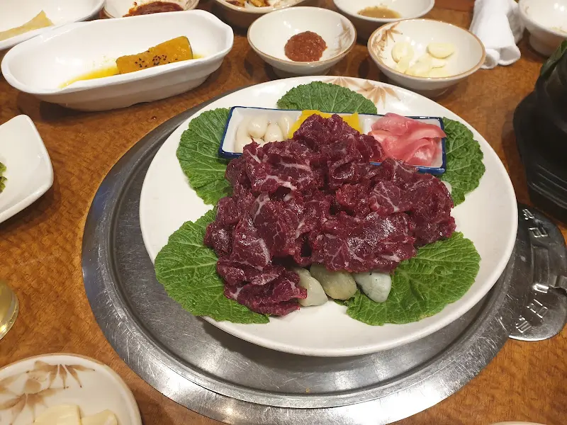 신선한 육사시미