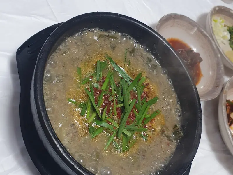 뜨끈한 추어탕 한 그릇