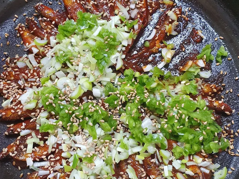 윤기가 자르르 흐르는 도리뱅뱅이